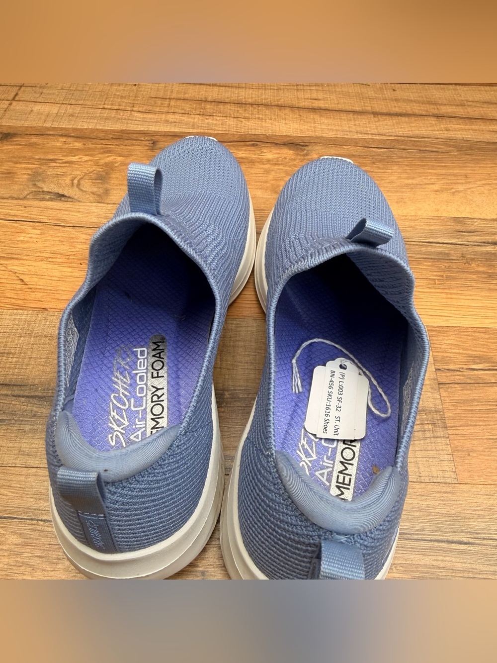 Skechers women’s size 8 Slip-On Knit Sneakers - Light Blue with Cream Sole - Picture 8 of 9